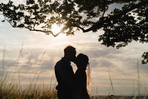 colourful-coombe-lodge-wedding