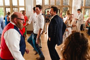 colourful-coombe-lodge-wedding